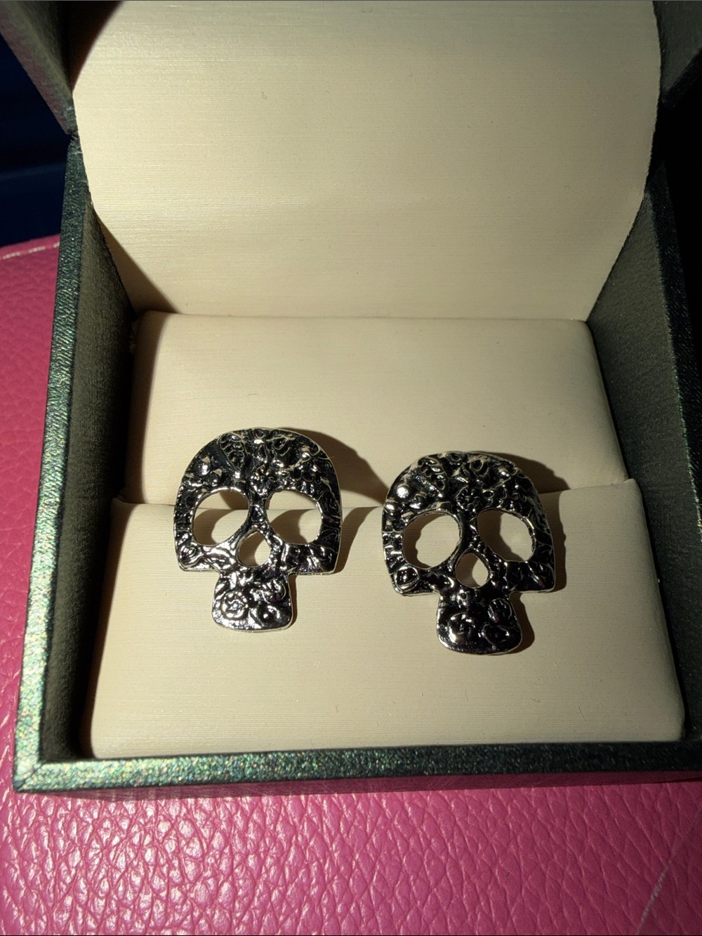 Silver Skull Earrings- Stylish Floral-Engraved Design